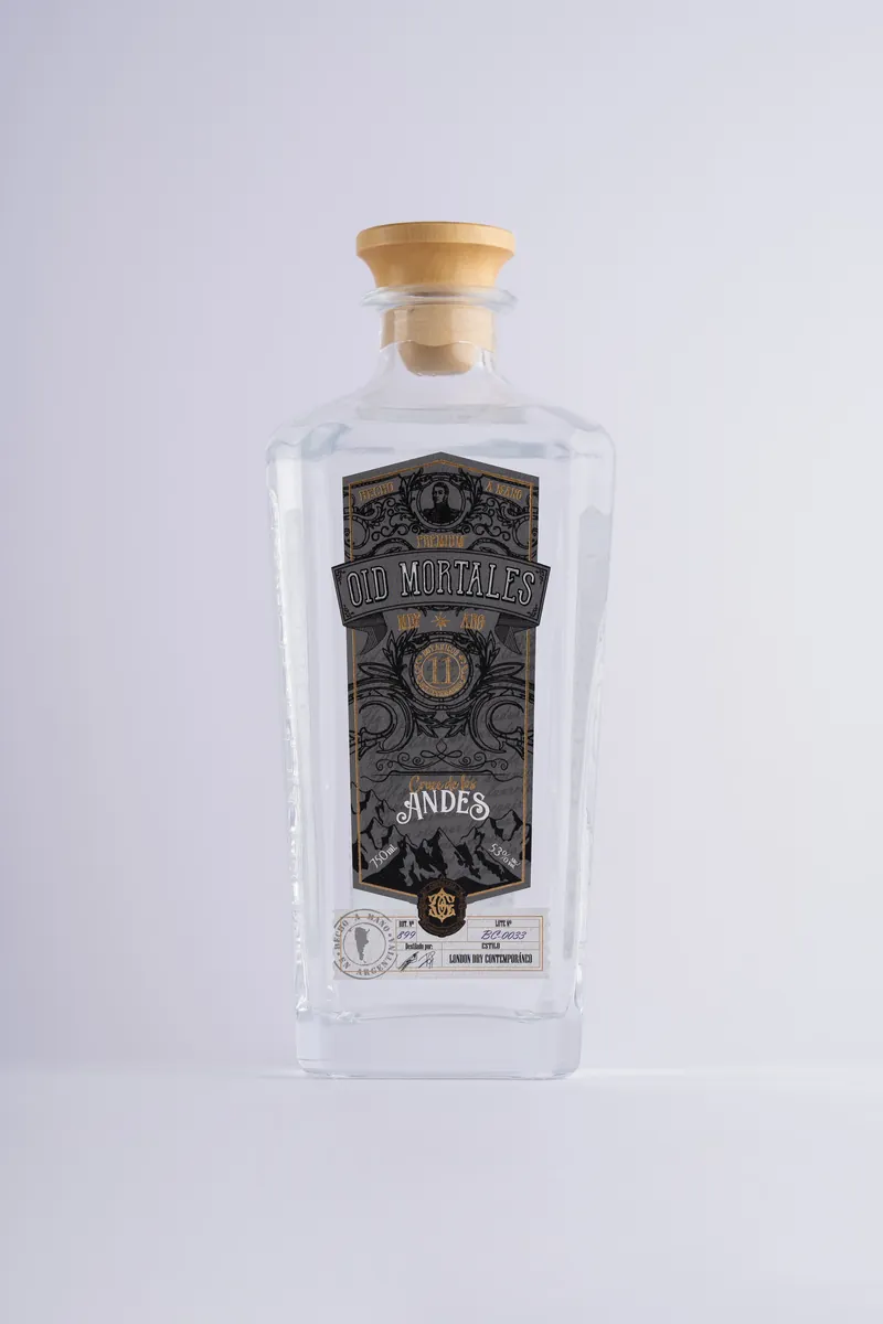 Botella de gin OID Mortales Cruce de los Andes